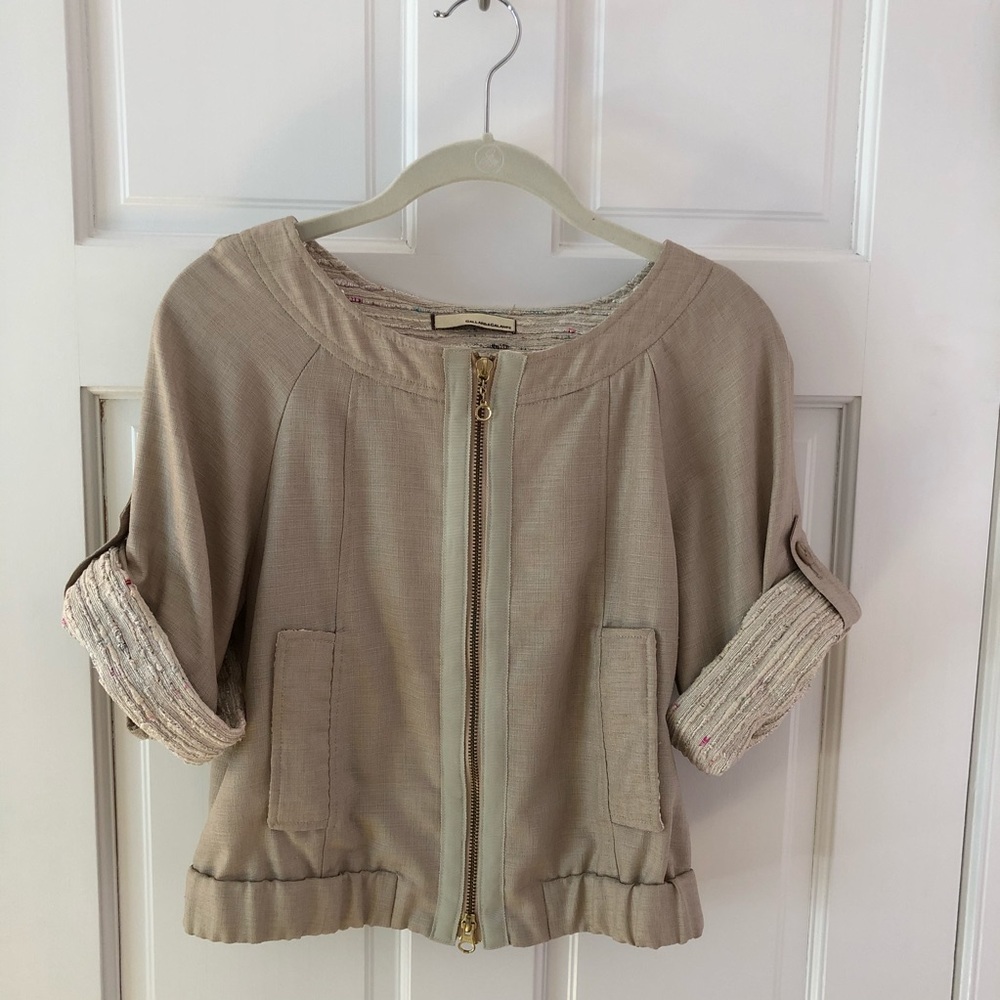 Mid sleeve jacket